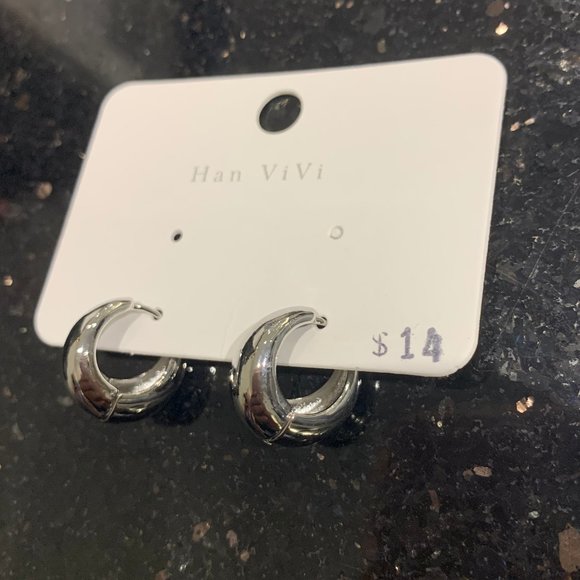 CHUNKY SILVER HOOPS - Picture 3 of 4